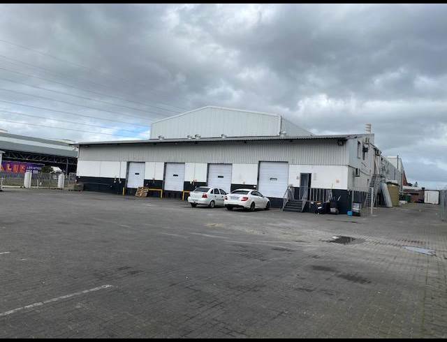 1,804M² FACTORY TO LET IN PHILIPPI