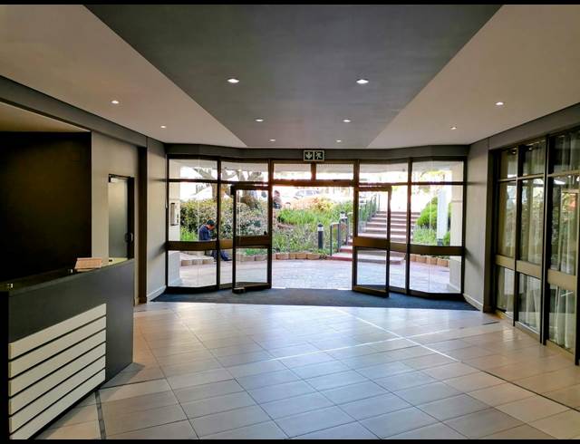 99M² BUILDING TO LET IN TYGER VALLEY