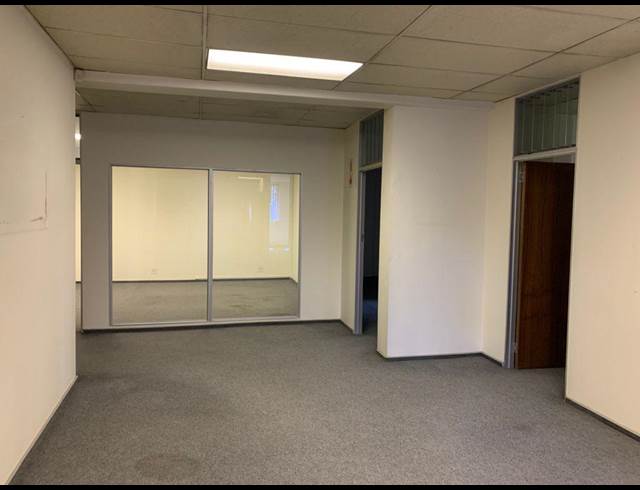 255M² OFFICE TO LET IN STRIJDOMPARK