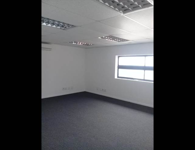 1,260M² WAREHOUSE TO LET IN AIRPORT INDUSTRIA