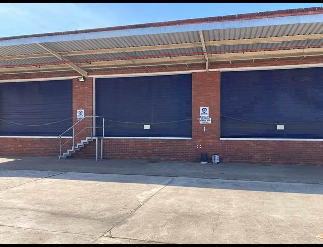 1,630M² WAREHOUSE TO LET IN WESTMEAD
