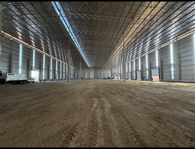 11,443M² WAREHOUSE TO LET IN HALFWAY HOUSE