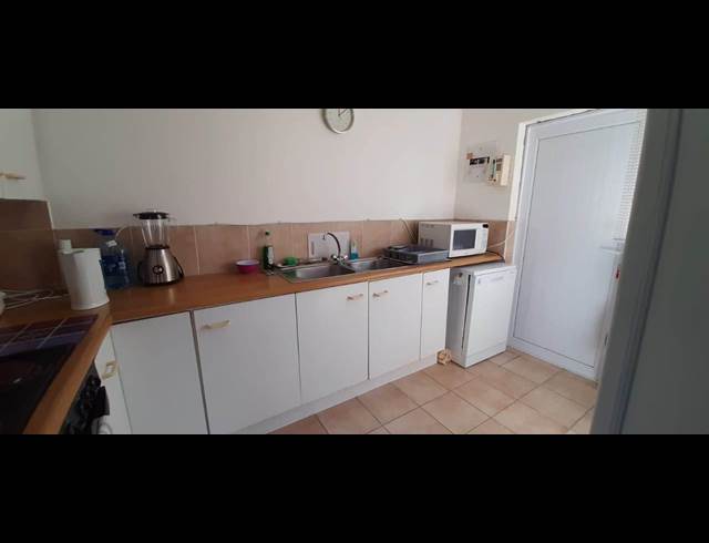 3 BEDROOM TOWNHOUSE RENTED IN LORRAINE