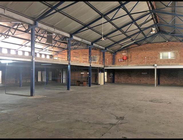 2,800M² WORKSHOP TO LET IN SEBENZA