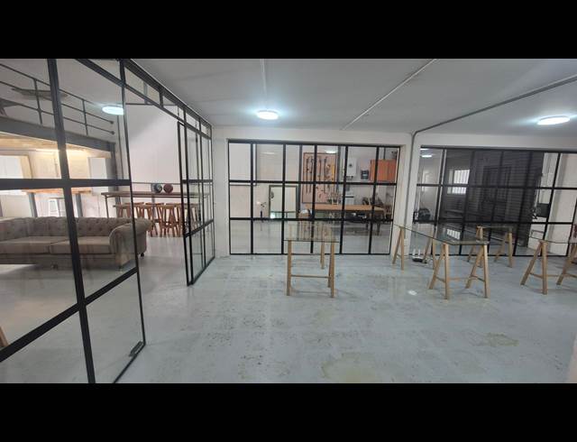 281M² WAREHOUSE TO LET IN WESTLAKE
