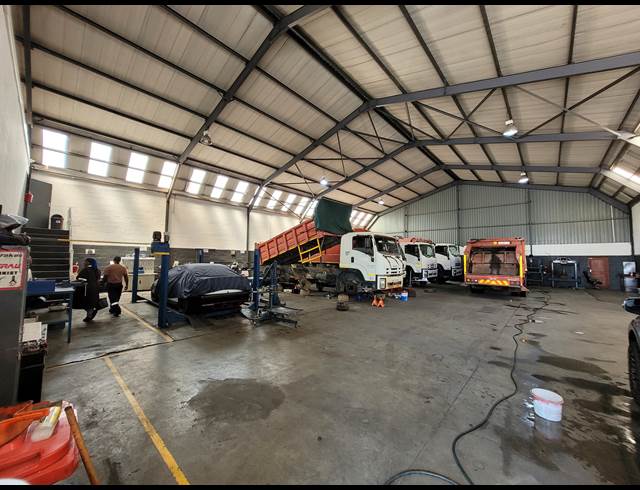 707M² WAREHOUSE TO LET IN OKAVANGO PARK