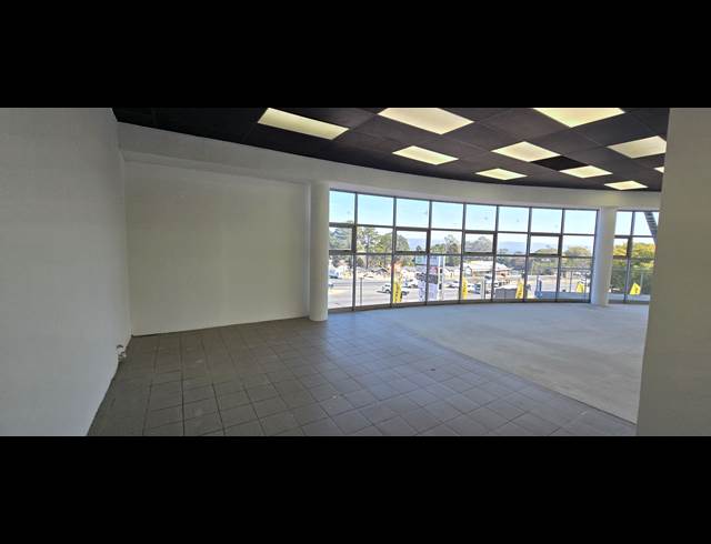 915M² RETAIL TO LET IN HONEYDEW