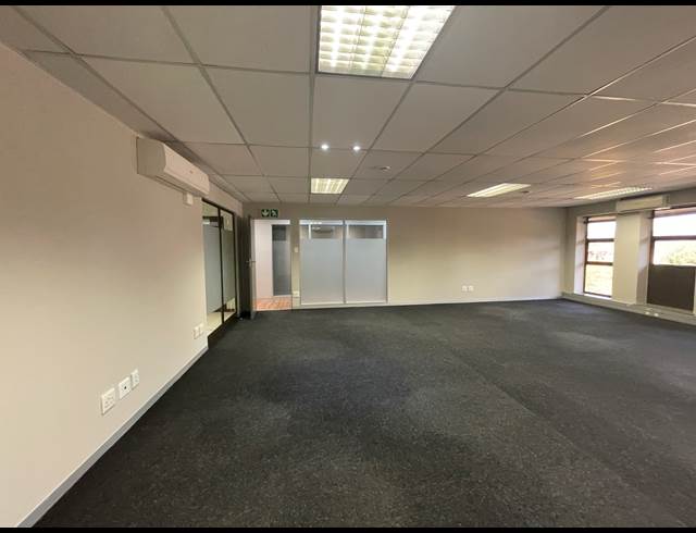 132M² OFFICE TO LET IN HURLINGHAM