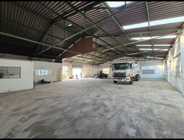 750M² WAREHOUSE RENTED IN KNIGHTS