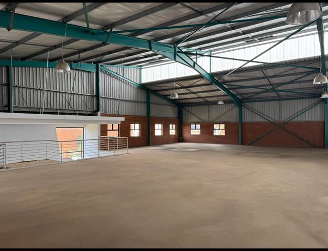 1,454M² WAREHOUSE TO LET IN ORMONDE