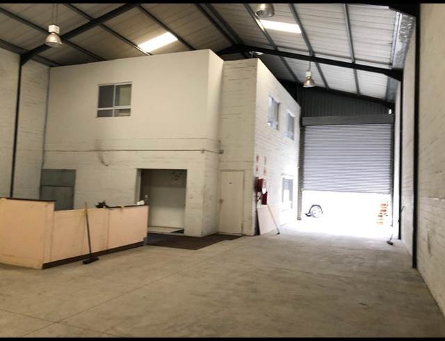312M² WAREHOUSE TO LET IN SAXENBURG PARK 2