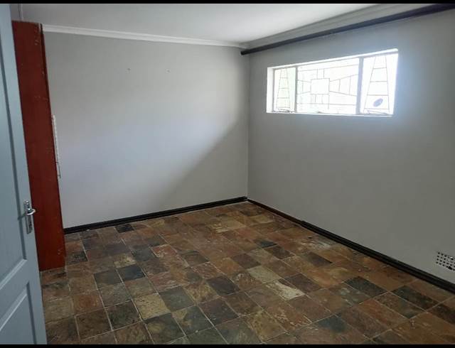 1 bed property to rent in WINCHESTER HILLS