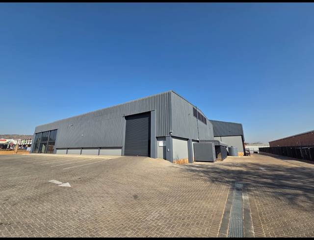 685M² WAREHOUSE TO LET IN MONTANA
