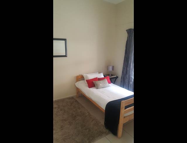 2 bed property to rent in KEMPTON PARK