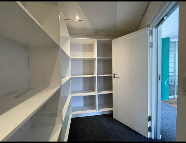 190M² OFFICE TO LET IN DE WATERKANT