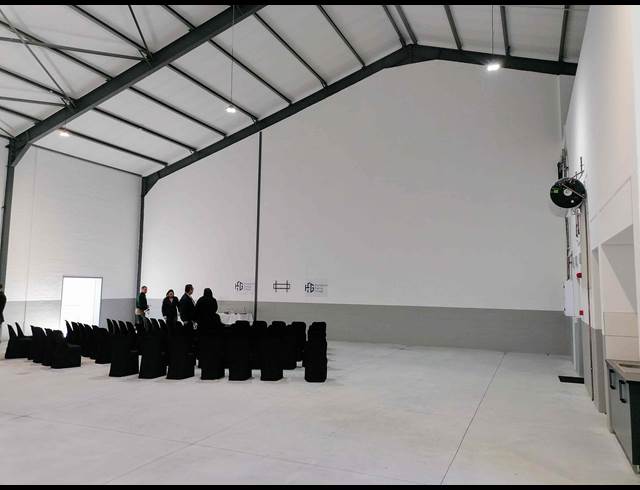 428M² WAREHOUSE TO LET IN STIKLAND INDUSTRIAL