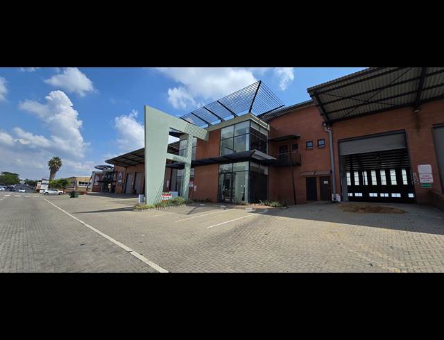 1,345M² WAREHOUSE TO LET IN NORTH RIDING