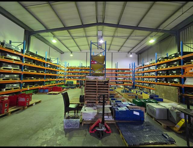 474M² WAREHOUSE TO LET IN SOMERSET WEST CENTRAL