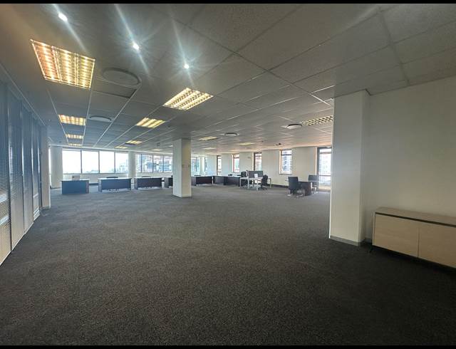 379M² OFFICE TO LET IN SANDTON CENTRAL