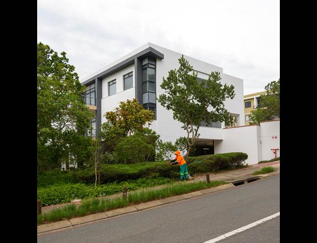 330M² OFFICE TO LET IN DAWNCLIFFE