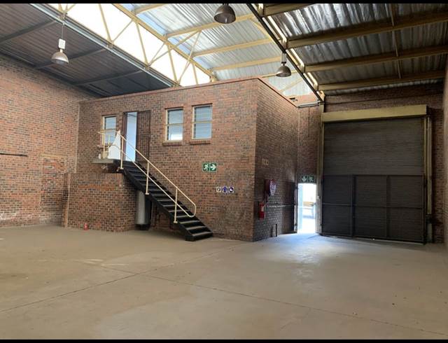 398M² WAREHOUSE TO LET IN STRIJDOMPARK