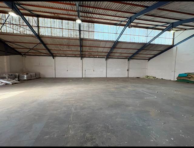 481M² WAREHOUSE TO LET IN BROADLANDS PARK