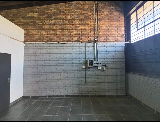220M² WAREHOUSE TO LET IN ALRODE SOUTH