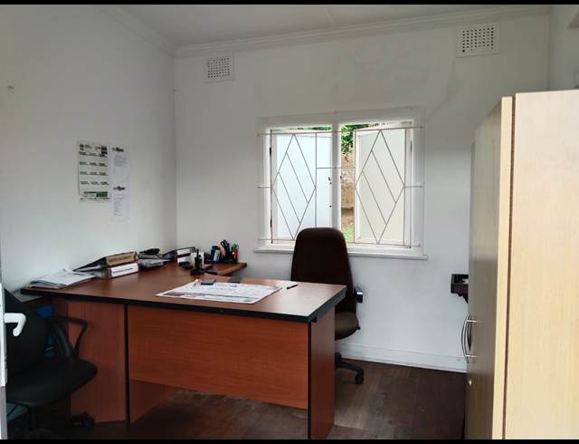 40M² BUILDING TO LET IN AMANZIMTOTI