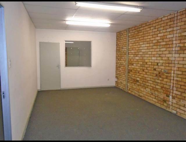 598M² WAREHOUSE TO LET IN MEADOWDALE