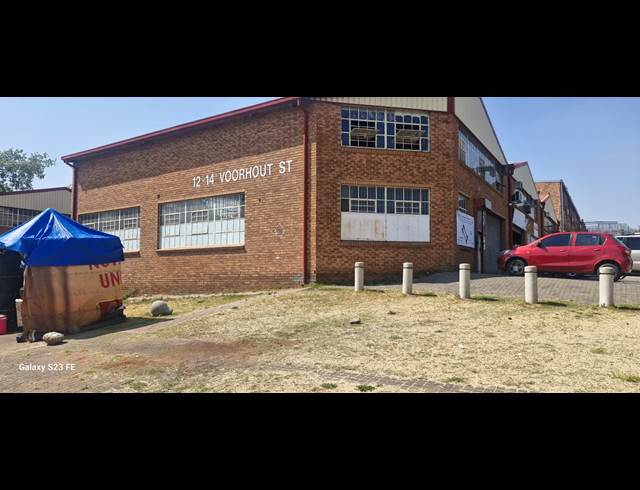 280M² WAREHOUSE TO LET IN TROYEVILLE