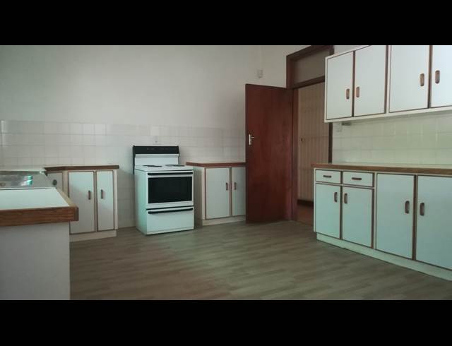 4 bed property to rent in WORCESTER CENTRAL