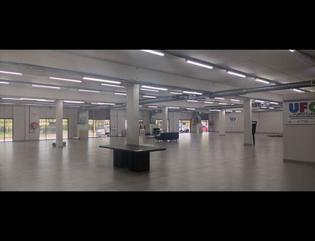 1,271M² BUSINESS TO LET IN RIVERSIDE PARK