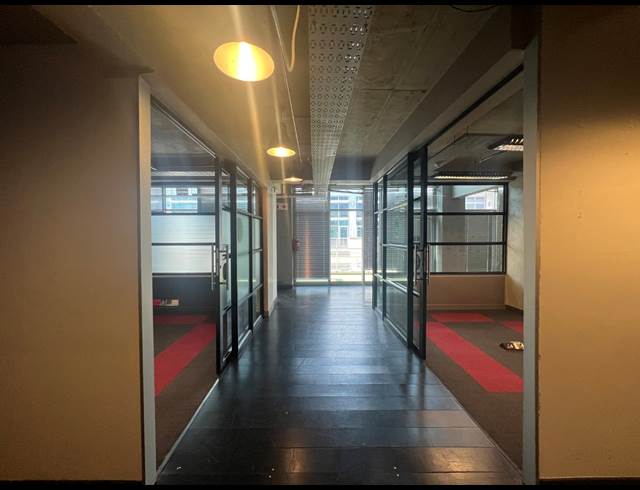 953M² OFFICE TO LET IN ROSEBANK
