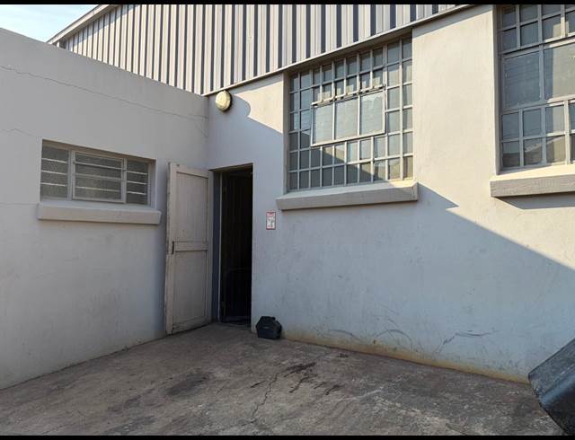 219M² WAREHOUSE TO LET IN CITY DEEP