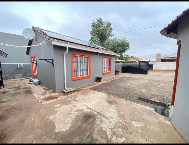 2 BEDROOM PROPERTY TO RENT IN PROTEA GLEN
