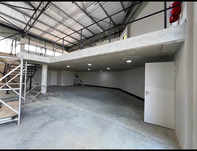 445M² WAREHOUSE TO LET IN STRIJDOMPARK