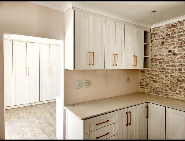 4 bed property to rent in BERGVLIET