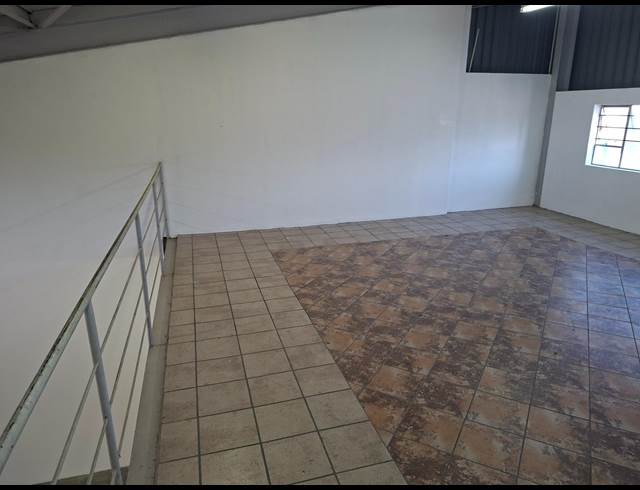 200M² WAREHOUSE TO LET IN RIVERSIDE PARK