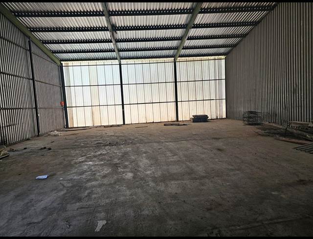 300M² WAREHOUSE TO LET IN VULCANIA