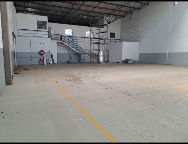 877M² WAREHOUSE TO LET IN POMONA