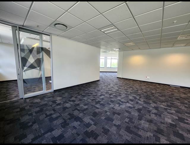 2,700M² OFFICE TO LET IN WATERFALL