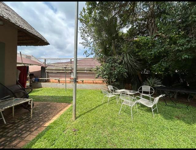 5 BEDROOM HOUSE TO LET IN MELODIE