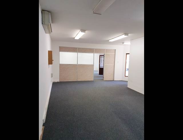 Retail property to rent in WORCESTER CENTRAL