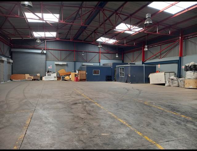 2,238M² WAREHOUSE TO LET IN SPARTAN