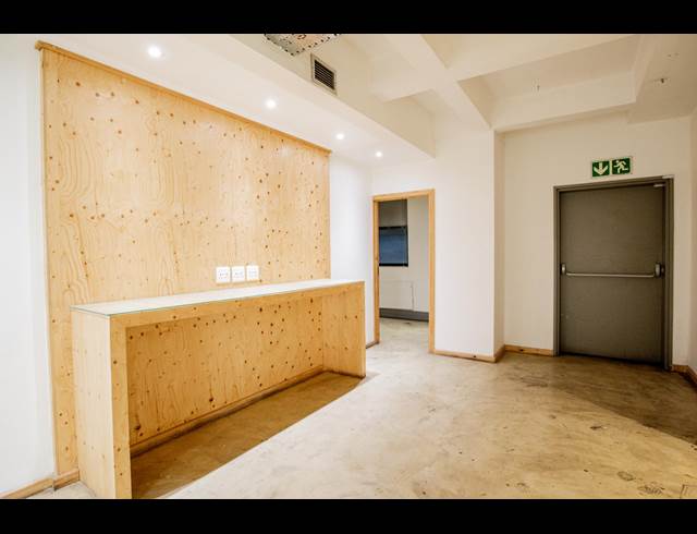 175M² OFFICE TO LET IN FORESHORE