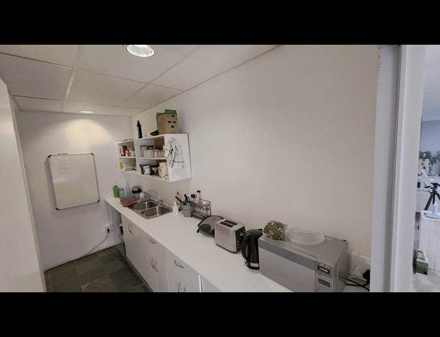 144M² OFFICE TO LET IN WESTLAKE