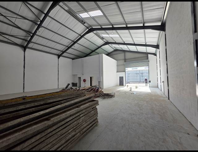 863M² WAREHOUSE TO LET IN FIRGROVE INDUSTRIAL ESTATE