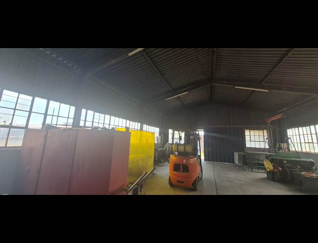 262M² WAREHOUSE TO LET IN ANDERBOLT
