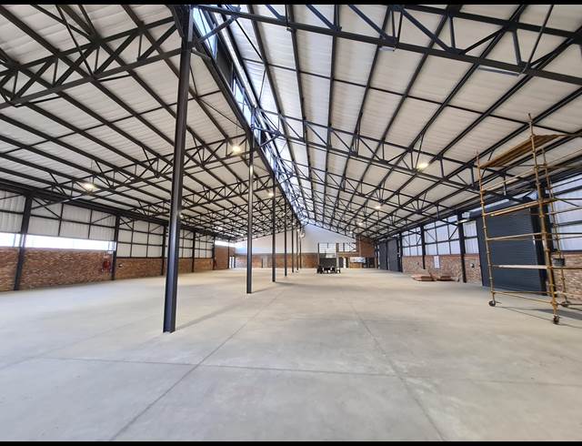 2,458M² WAREHOUSE TO LET IN RIVERSANDS