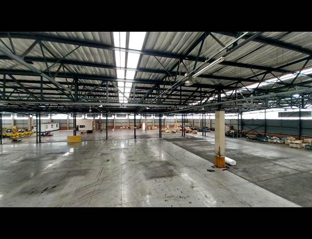 5,746M² WAREHOUSE TO LET IN ROSSLYN
